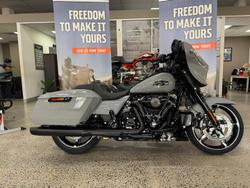 Harley-Davidson Street Glide 117 (flhx)