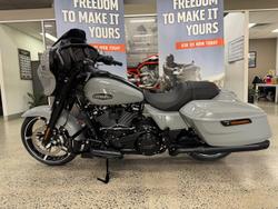 2025 Harley-Davidson Street Glide 117 (FLHX) Touring Grey
