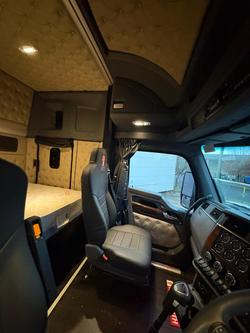 2024 Kenworth T610sar SAR