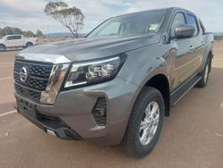 2024 Nissan
Navara ST