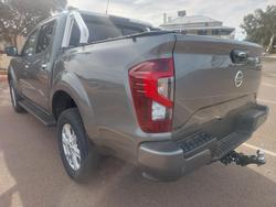 2024 Nissan
Navara ST