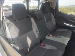 2024 Nissan
Navara ST