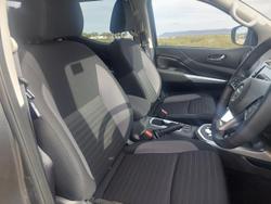 2024 Nissan
Navara ST