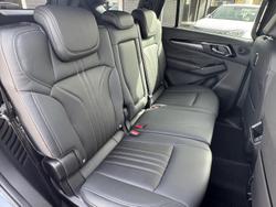 2025 Isuzu MU-X LS-T