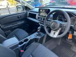 2025 Mitsubishi
Triton GLX-R