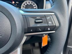 2025 Mitsubishi
Triton GLX-R