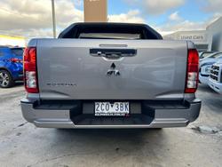 2025 Mitsubishi
Triton GLX-R