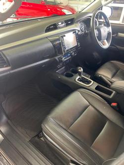 2020 Toyota
                Hilux SR5