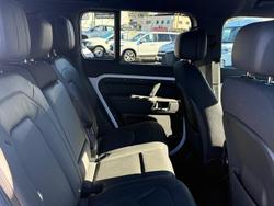 2025 Land Rover Defender 110 P525 V8 L663 MY25.5 AWD Fuji White