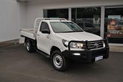 2015 TOYOTA
HILUX SR (4x4)