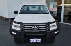 2015 TOYOTA
HILUX SR (4x4)