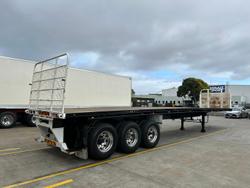 2016 Haulmark St3 13.55M Flat Deck Moffeet Black