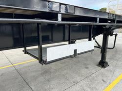 2016 Haulmark St3 13.55M Flat Deck Moffeet Black