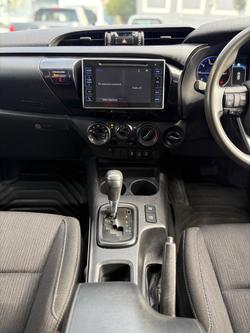 2020 Toyota
Hilux SR