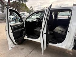 2020 Toyota
Hilux SR