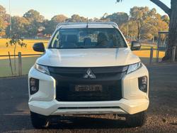 2021 Mitsubishi
Triton GLX
