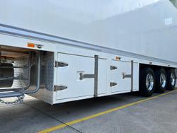 2011 FTE St3 22 Pallet -30 Freezer, Rear Evap, Rt Side Door