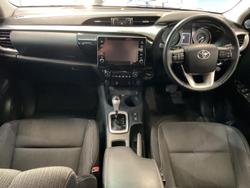 2020 Toyota Hilux SR5