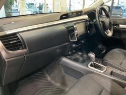 2020 Toyota Hilux SR5