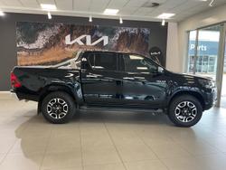 2020 Toyota Hilux SR5