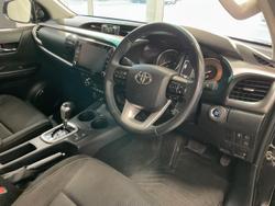 2020 Toyota Hilux SR5