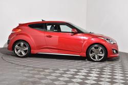 2014 Hyundai
                Veloster SR Turbo