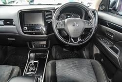 2020 Mitsubishi
Outlander ES