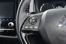 2020 Mitsubishi
Outlander ES