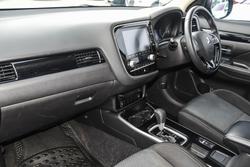 2020 Mitsubishi
Outlander ES