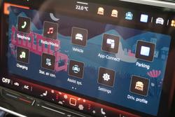 2025 Volkswagen ID. Buzz Pro BEV560