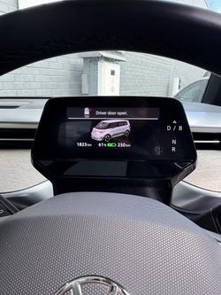 2025 Volkswagen ID. Buzz Pro BEV560