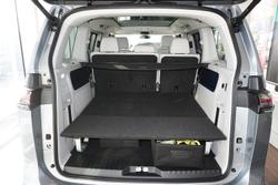 2025 Volkswagen ID. Buzz Pro BEV560