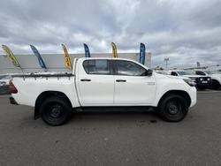 2020 Toyota
Hilux SR