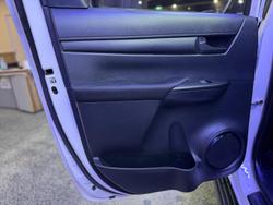 2020 Toyota
Hilux SR