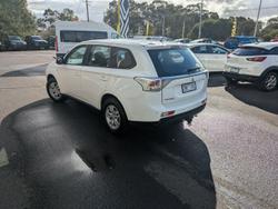 2013 Mitsubishi
Outlander ES