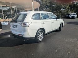 2013 Mitsubishi
Outlander ES