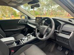 2023 Mitsubishi
                Outlander ES