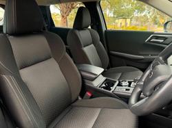 2023 Mitsubishi
                Outlander ES