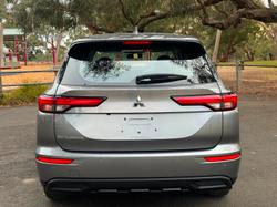 2023 Mitsubishi
                Outlander ES