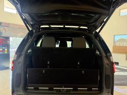 2017 Land Rover Discovery SD4 S Series 5 MY17 Four Wheel Drive Corris Grey