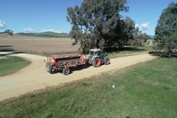 0 SEMEATO TDNG 420 DOUBLE DISC SEEDER IN STOCK NOW EX DEMO RED