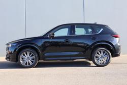2025 Mazda
CX-5 G25 Akera