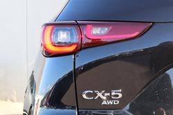 2025 Mazda
CX-5 G25 Akera