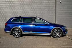 2017 Volkswagen
Passat Alltrack Wolfsburg Edition