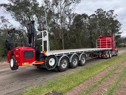 2002 Haulmark
                41Ft Tri-Axle Trailer With New M4 Moffett 