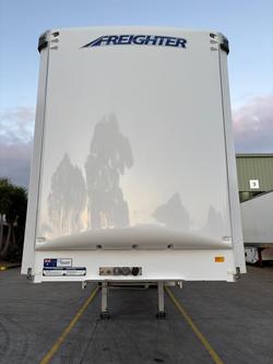 2025 Maxitrans St3 Lead A 12 Pallet Sd Curtain Sider