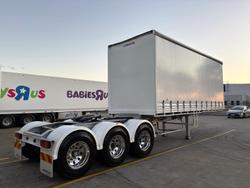 2025 Maxitrans St3 Lead A 12 Pallet Sd Curtain Sider