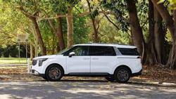 2025 Kia
Carnival S HEV