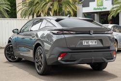 2025 Peugeot 408 GT Premium Hybrid