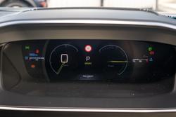2025 Peugeot
2008 GT Hybrid